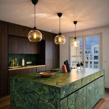 Centre Roof Terrace Penthouse With Parking