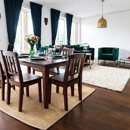 Centre Roof Terrace Penthouse With Parking 公寓