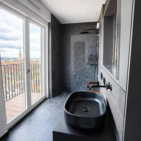 Centre Roof Terrace Penthouse With Parking